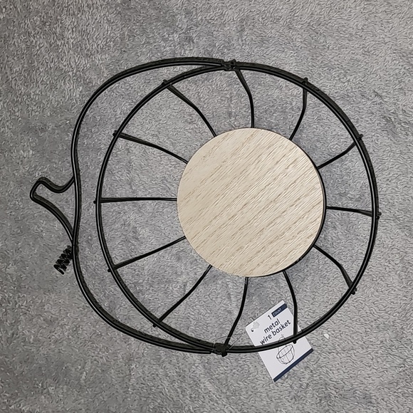 Black Metal Wire Fruit Basket - Picture 2 of 5